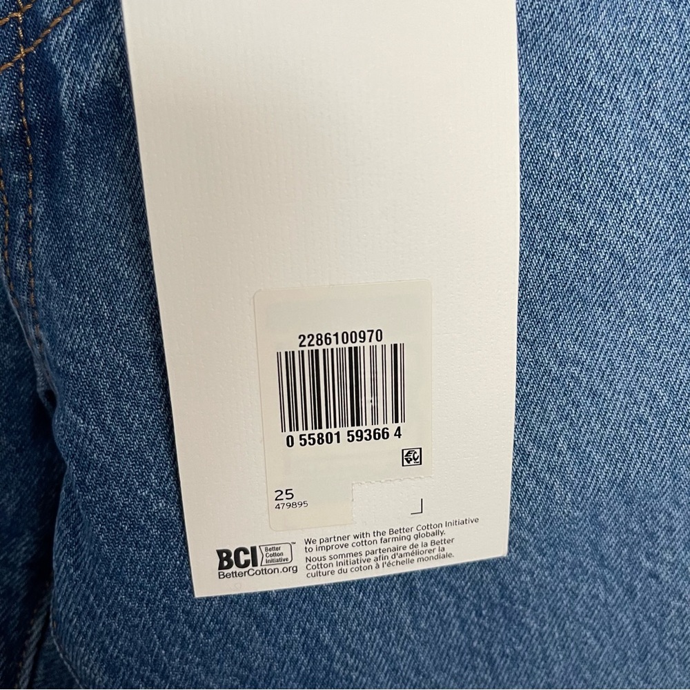 Levi’s Wedgie Jeans - Picture 2 of 3